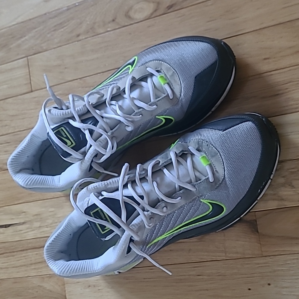 Nike size 14 Mens Accelerator TR Shoes